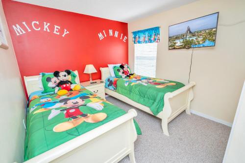 Disney Dream with Hot Tub, Pool, Xbox, Games Room, Lakeview, 10 min to Disney, Clubhouse photo 45
