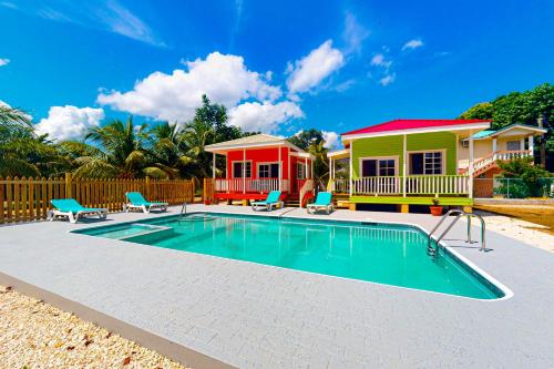 Gallery image of FLA at Hummingbird Estate Gold Standard Certified in Dangriga