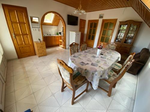 Afbeelding uit fotogalerij van Gold Apartment in Harkány