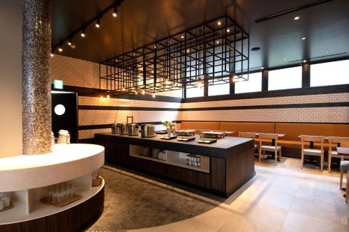 Kuchyňa alebo kuchynka v ubytovaní Joytel Hotel Osaka Shinsekai