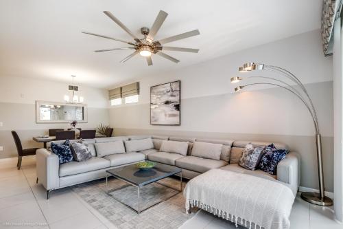 4741CT UNIT101 Amazing Story Lake Brand New Condo, Kissimmee, Statele Unite ale Americii