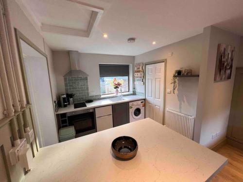 Seaview 1 bed open condo - free parking photo 21