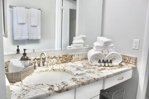 Ocean Breeze Condo – Photos 5