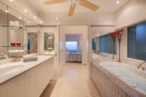 A bathroom at Villa Chedi