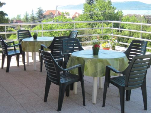 A balcony or terrace at Süle Apartments & Rooms