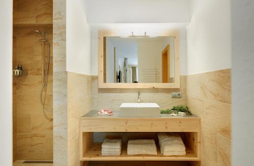 Ένα μπάνιο στο Alpin Stile Hotel