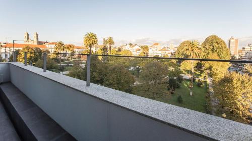 Stylish Studio w/ AC & Balcony by LovelyStay