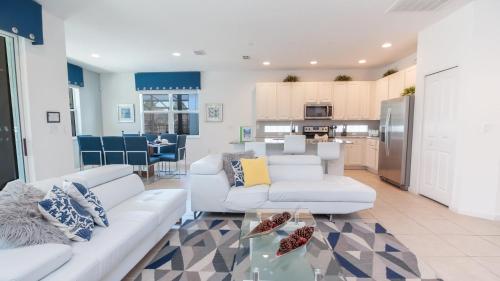 Perfect Getaway Home Near Disney with Pool & Spa, Kissimmee, Statele Unite ale Americii