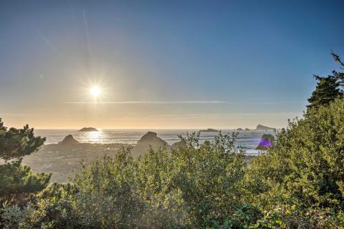 Crescent City House with Panoramic Ocean Views!