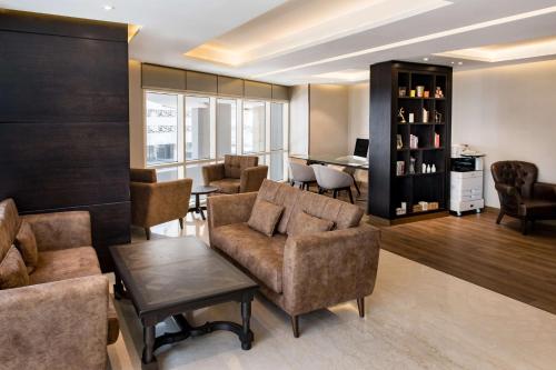 Radisson Blu Hotel, Dubai Canal View Image