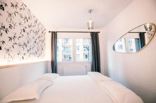 Gallery image of Le MAJESTIC **** : Luxury T2 plein centre / v-rent in Annecy