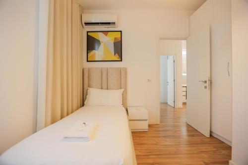 Afbeelding uit fotogalerij van Miku Apartment-Sophisticated 2BD Apartment At Taiwan in Tirana