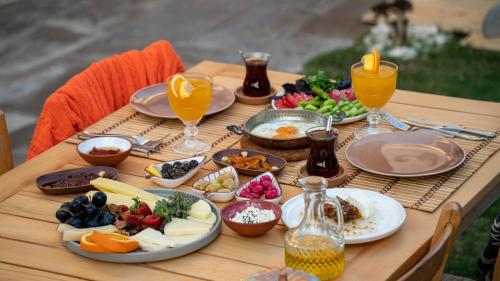 Các lựa chọn bữa sáng cho khách tại Ajlan Hotel Cunda