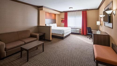 Afbeelding uit fotogalerij van Best Western Plus North Canton Inn & Suites in North Canton