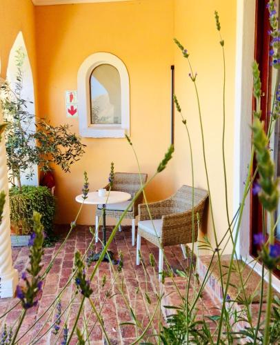 Giardino di Apricot Gardens Guesthouse