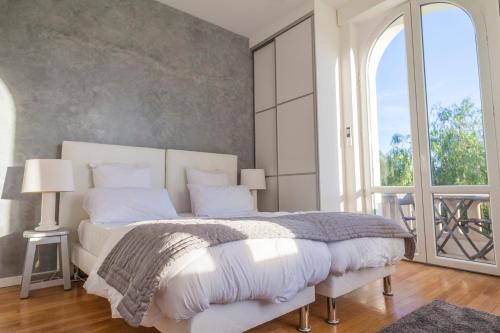 Posteľ alebo postele v izbe v ubytovaní CLOSE CROISETTE-MODERN-A/C-CONGRESS-BEACHES