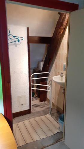 Koupelna v ubytování Chambres confortables à deux pas du centre de Montoire