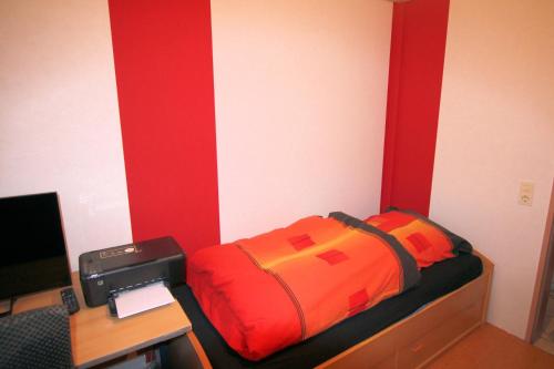 Postel nebo postele na pokoji v ubytování Laatzen - Single room