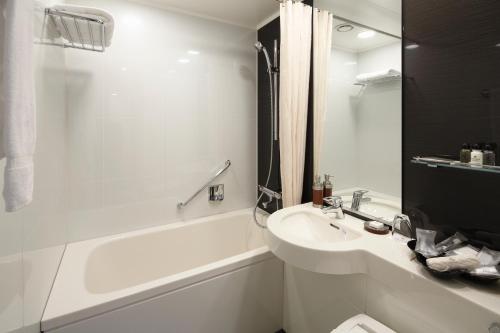 Ένα μπάνιο στο Hotel Metropolitan Tokyo Marunouchi