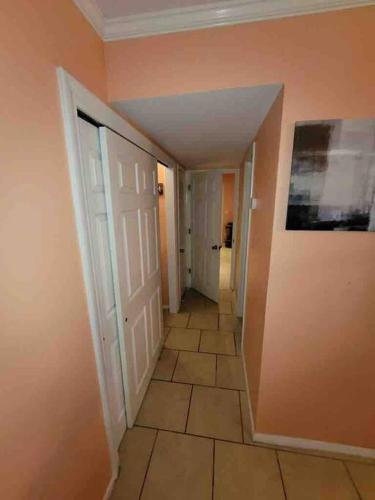 Elegant 2-bedroom pet-friendly villa w 2 parking spaces photo 17