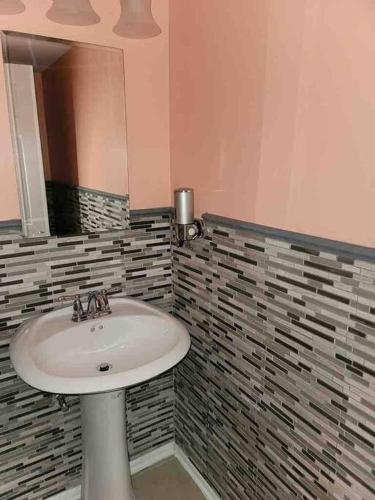 Elegant 2-bedroom pet-friendly villa w 2 parking spaces photo 20