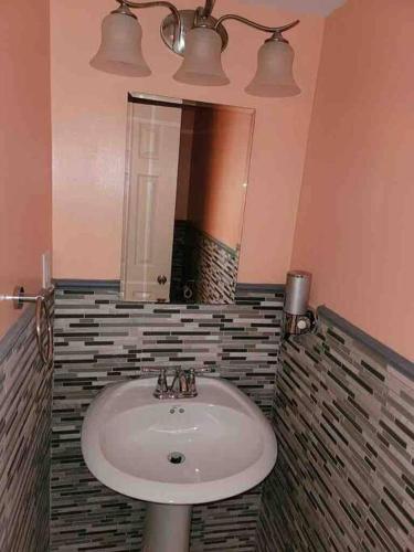 Elegant 2-bedroom pet-friendly villa w 2 parking spaces photo 25