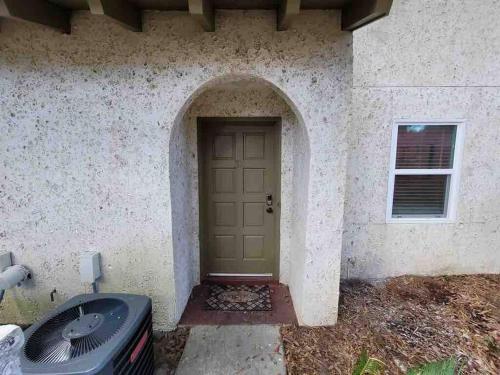 Elegant 2-bedroom pet-friendly villa w 2 parking spaces photo 34