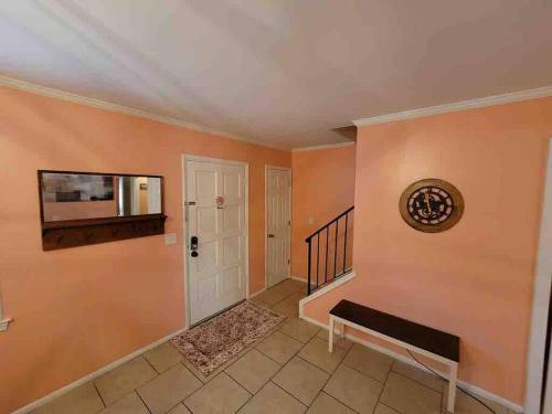 Elegant 2-bedroom pet-friendly villa w 2 parking spaces photo 54