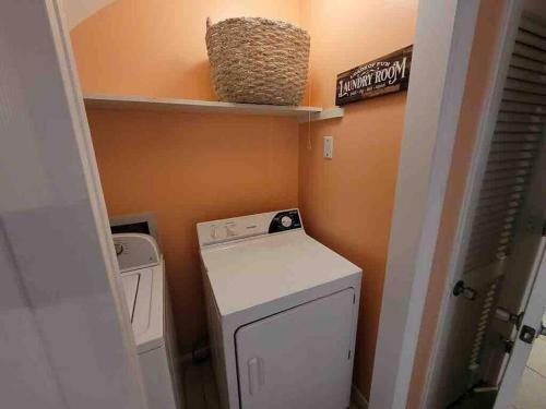 Elegant 2-bedroom pet-friendly villa w 2 parking spaces photo 26