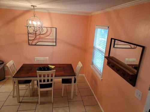 Elegant 2-bedroom pet-friendly villa w 2 parking spaces photo 67