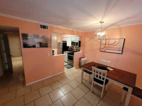 Elegant 2-bedroom pet-friendly villa w 2 parking spaces photo 74