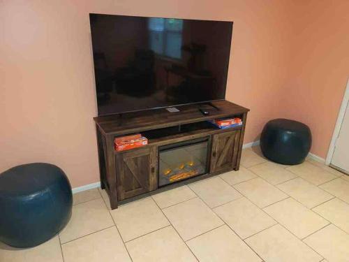 Elegant 2-bedroom pet-friendly villa w 2 parking spaces photo 75