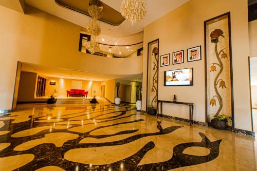Oryx Hotel Aqabaにあるテレビまたはエンターテインメントセンター