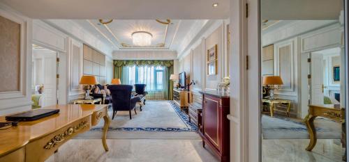 Gallery image of Yungang Jianguo Hotel in Datong