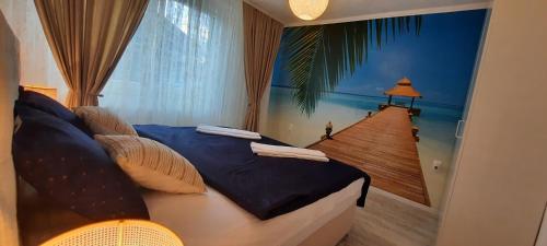 Кровать или кровати в номере Lux Apartment ll Prijedor