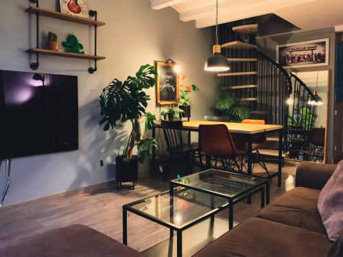 Incredible 2BR Penthouse with Urban Rooftop Garden