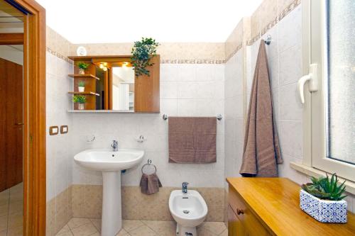 A bathroom at Marzamemi Vacanze