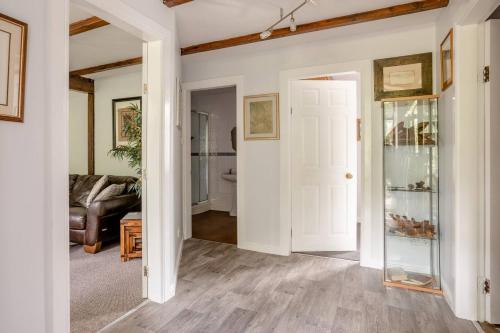 Koupelna v ubytování OldMill-2Bed-Sleeps6-HotTub-PrivateGarden