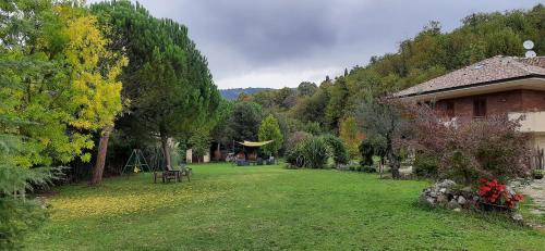 En trädgård utanför BeB La Passeggiata