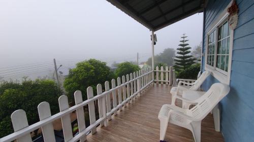 Balkoni atau teres di Tip House