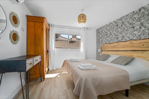 Private Sunny rooftop house in Malaga old town, walk everywhere