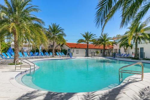 Πισίνα στο ή κοντά στο Siesta Key Beach Resort and Suites