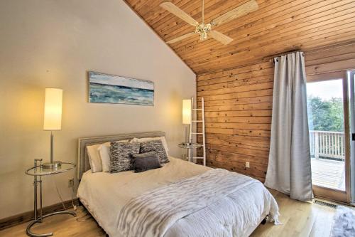 Gallery image of Elegant and Quiet Maine Escape with Sauna and Deck! in Harrison