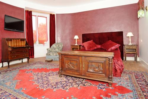 Gallery image of Hotel La Tour in Sully-sur-Loire