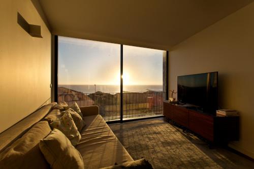 Boutique Rentals- Bliss By The Sea Apt- Ocean views in Foz Beach