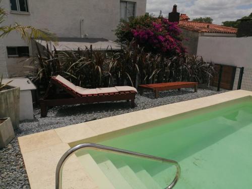 Bazén v ubytování Uruguay 1014 - Casa y Apartamento - Para 9 personas nebo v jeho okolí