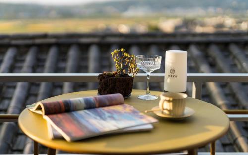 Μπαλκόνι ή βεράντα στο Xinyue Suying Holiday Hotel