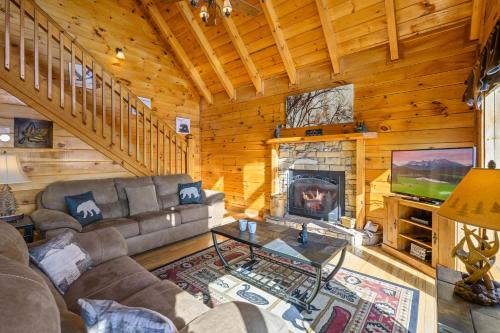 Peaks of Blue with Hot Tub and Theater Room photo 16