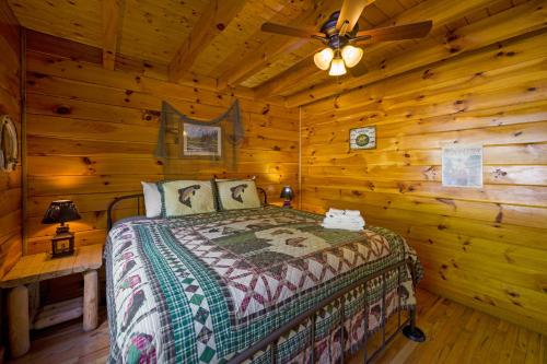 Peaks of Blue with Hot Tub and Theater Room photo 28