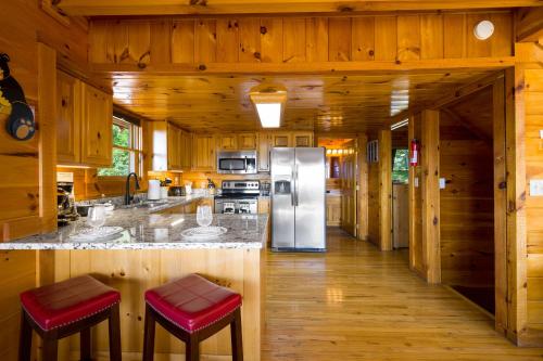Peaks of Blue with Hot Tub and Theater Room photo 23